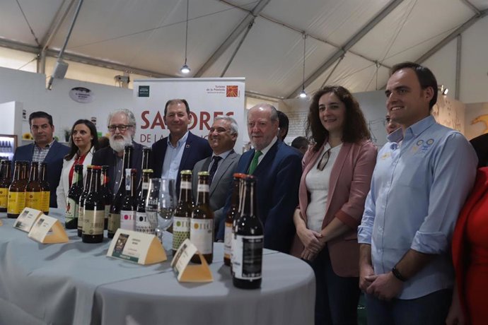 Sevilla.- Villalobos inaugura la Feria del Aperitivo y la Cerveza Artesanal en e