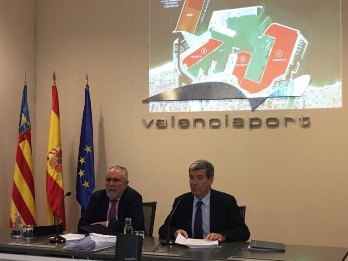 Francesc Sánchez i Aurelio Martínez després del consell d'administració de l'APV.
