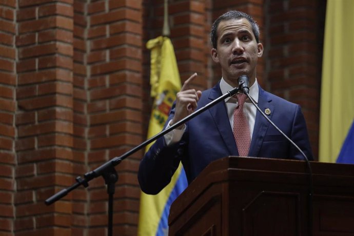 El autoproclamado "presidente encargado" de Venezuela, Juan Guaidó