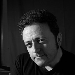 El escritor murciano Joaquín Piqueras