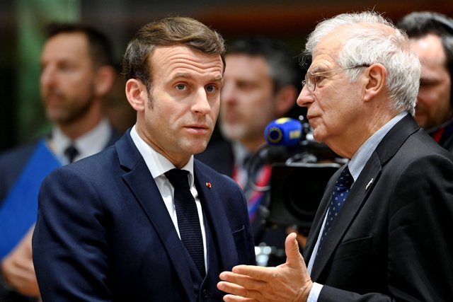 Macron y Borrell en la cumbre de la UE