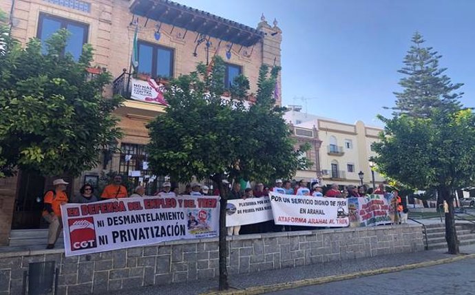 La Plataforma por el Tren Rural Andaluz en una de sus protestas