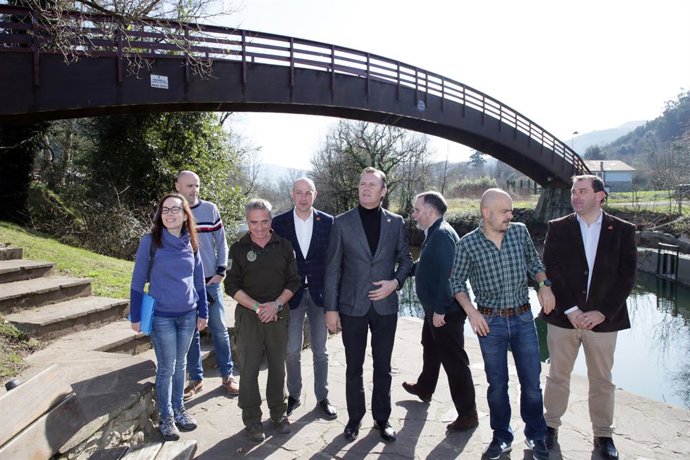 El Gobierno renueva la pasarela peatonal sobre el río Pas en Puente Viesgo 