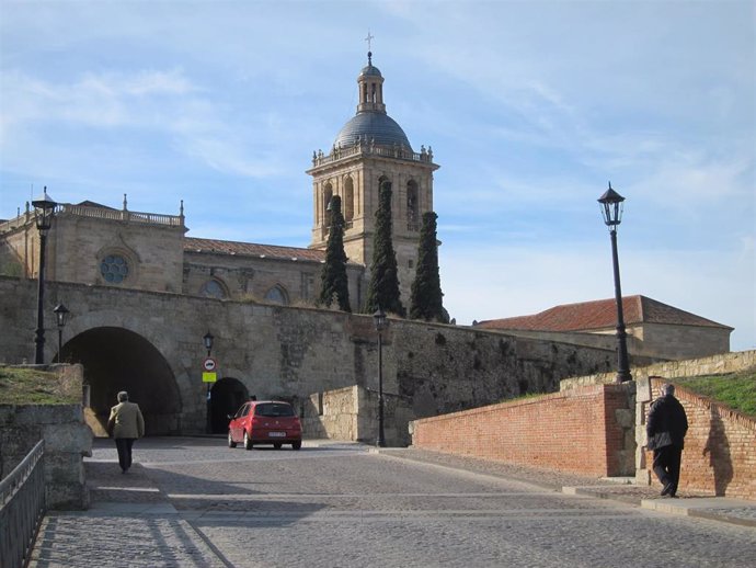 Entrada al centro histórico de Ciudad Rodrigo (Salamanca)