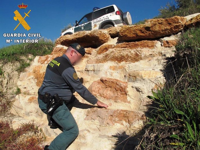 Guardia Civil en el yacimiento paleontológico de Carcabuey, en Cañada del Hornillo