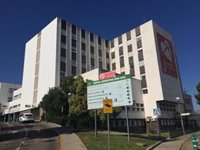 Evacúan al hospital a un joven de 22 años tras volcar con su coche en la A-4 cerca de Aldea Quintana, en Córdoba