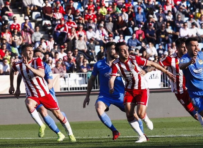 Fútbol/Segunda.- (Crónica) El Almería vuelve a pinchar y el Girona afianza el 'p