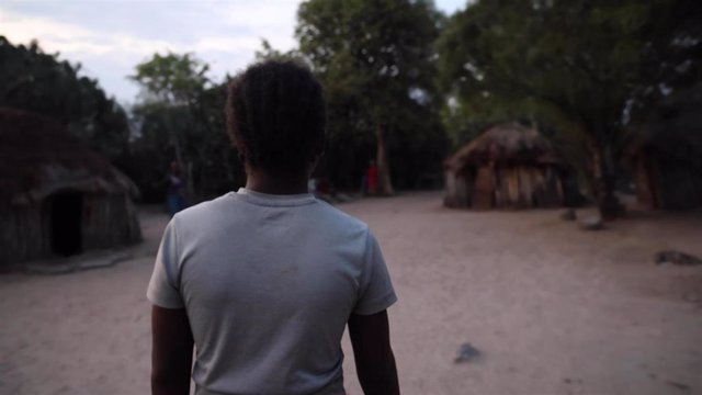 Una niña obligada a prostituirse en Angola