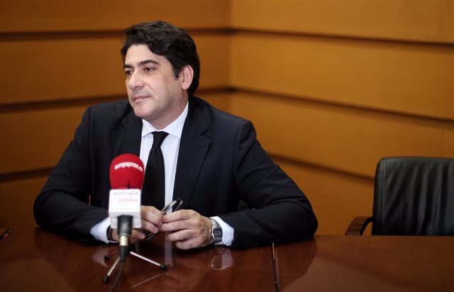 El Consejero de Vivienda de la Comunidad de Madrid, David Pérez, durante una entrevista con Europa Press en su despacho de la Consejería, en Madrid (España) a 19 de febrero de 2020.