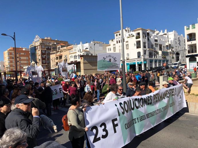 Manifestación por la mejor de la movilidad entre Roquetas, especialmente la pedanía de Aguadulce, y Almería capital de la Plataforma Vecinal por El Cañarete y la Movilidad  este domingo 23 febrero