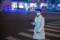 La Xina confirma 2.442 morts pel coronavirus i 76.936 contagiats