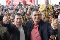 Sánchez pide para Galicia un presidente que dé la cara como Caballero frente a un Feijóo que "esconde sus siglas"