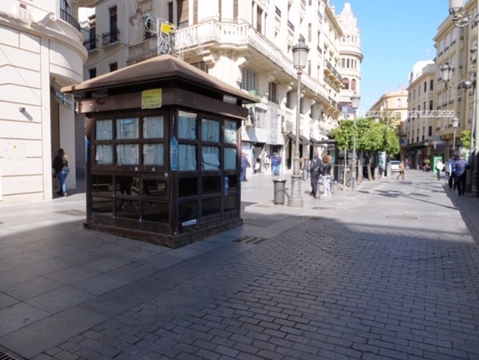 Ayuntamiento retirará el quiosco de golosinas en la plaza de Las Tendillas para ganar espacio peatonal.