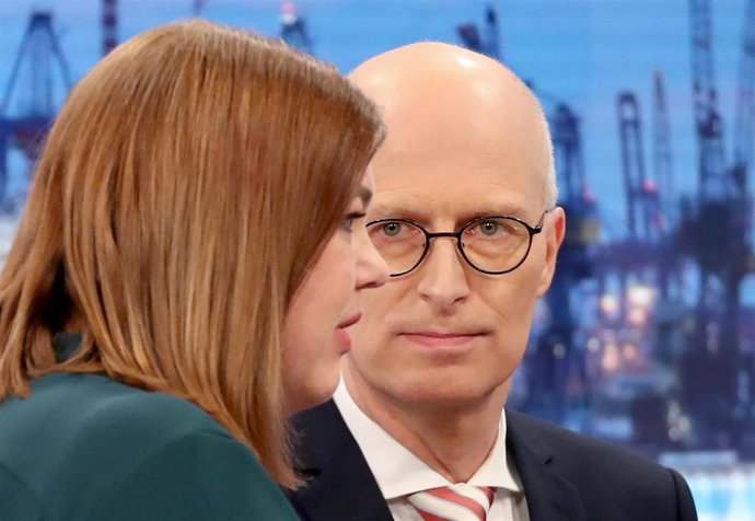 Peter Tschentscher (SPD) y Katharina Fegebank (Alianza 90/Los Verdes), líderes de ambos partidos en Hamburgo, Alemania