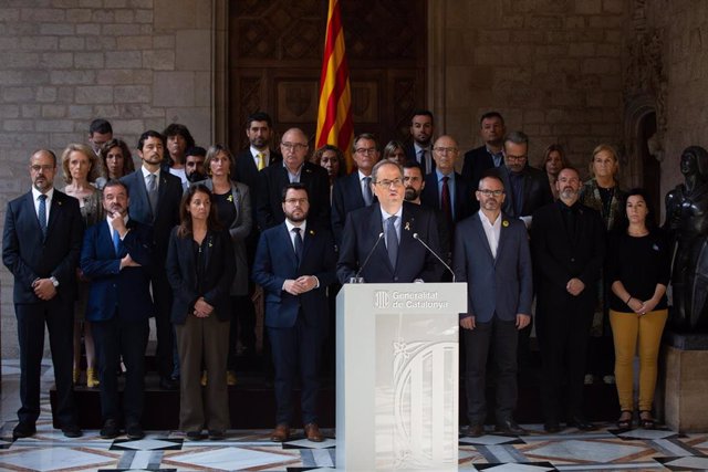 El presidente de la Generalitat, Quim Torra, junto al resto del Govern tras la sentencia del 1-O