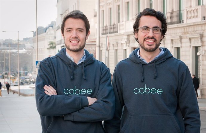 Borja Aranguren (izquierda) y Daniel Olea, cofundadores de Cobee
