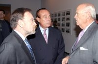 Antonio Burgos y Curro Romero, Hijos Predilectos de Andalucía, y Rafael Escuredo, primera Medalla 'Manuel Clavero'