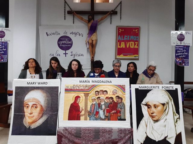 Portavoces de la Revuelta de mujeres en la Iglesia presentan la concentración del 1 de marzo
