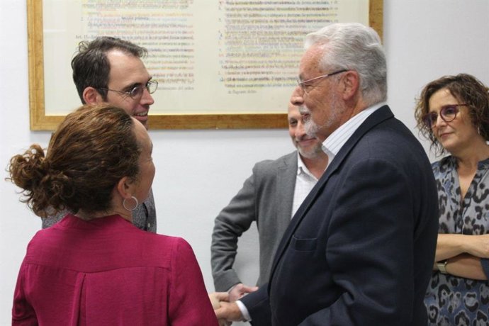 Encuentro del portavoz de Adelante Andalucía, Toni Valero, y la diputada de Adelante Ana Naranjo con el Defensor del Pueblo Andaluz, Jesús Maeztu.