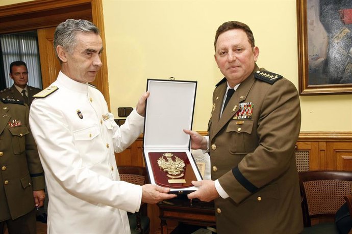 El comandante en jefe del Ejército De Nicaragua y el JEMAD