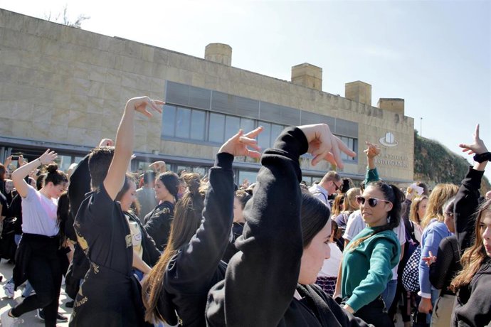 Junto al concurso con miles de inscritos de academias de baile flamenco y contemporáneo de toda España, la cita ha contado con flashmobs multitudinarios, baile ecuestre, expositores, talleres o masterclass.