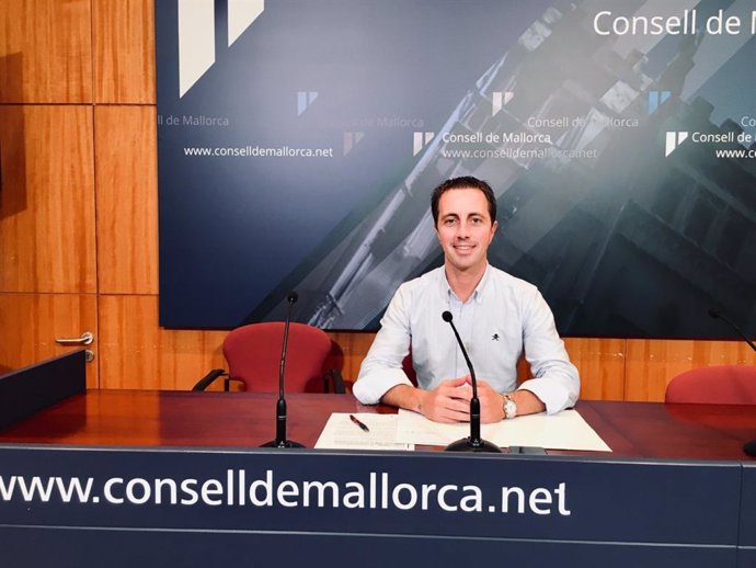 El portavoz del PP en el Consell de Mallorca, Lloren Galmés, en la sala de prensa del Consell