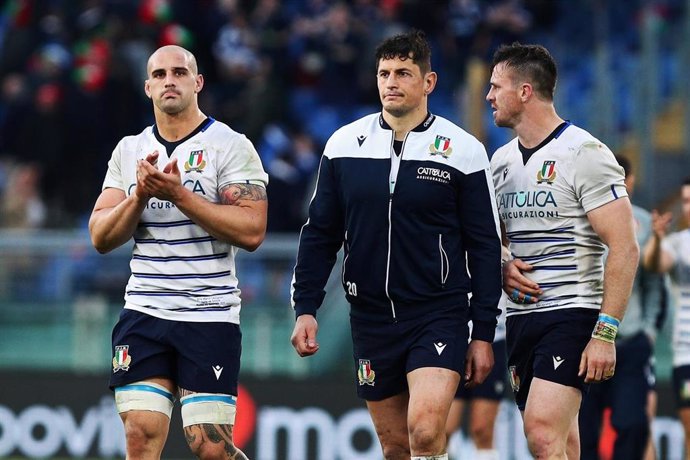 Marco Lazzaroni (L), Alessandro Zanni (C) and Abrham Steynduring (R) of Italy greet their supporters at the end of the Guinness Six Nations 2020, rugby union match between Italy and Scotland on February 22, 2020 at Stadio Olimpico in Rome, Italy - Photo