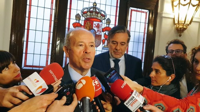 El ministro de Justicia, Juan Carlos Campo, se reúne con el consejero del ramo de la Comunidad de Madrid, Enrique López