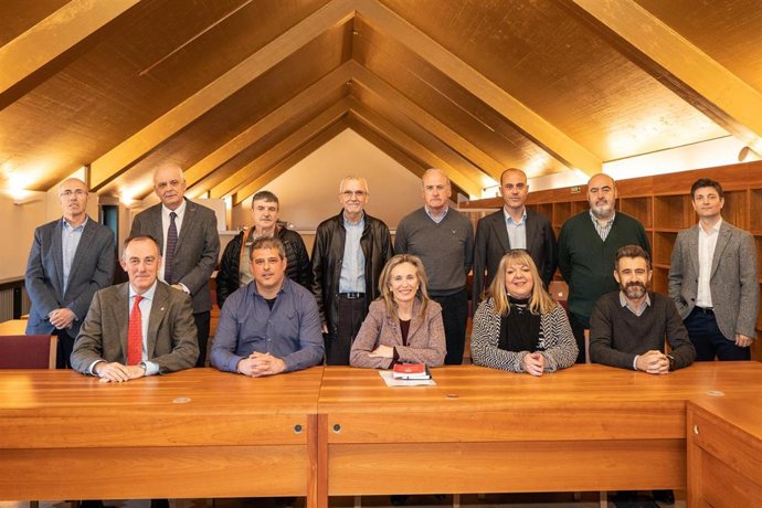 Miembros de la Asociación de la Unidad de Innovación Social de Navarra que han participado en la asamblea general