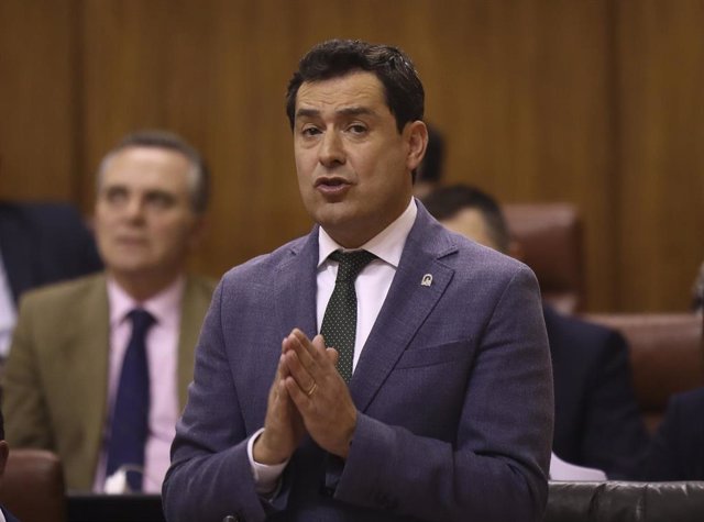 El presidente de la Junta de Andalucía, Juanma Moreno, en una imagen de archivo en el Parlamento