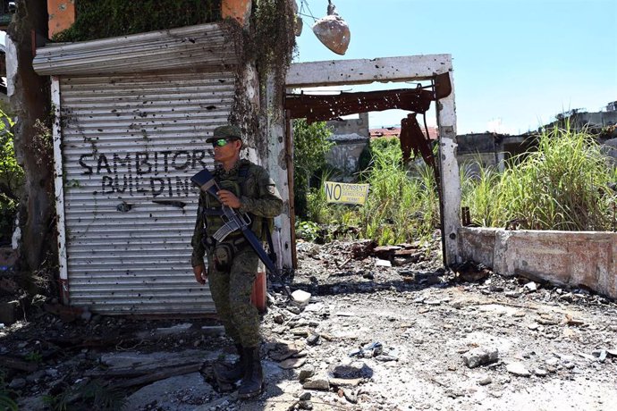 Soldado de Filipinas en la ciudad de Marawi