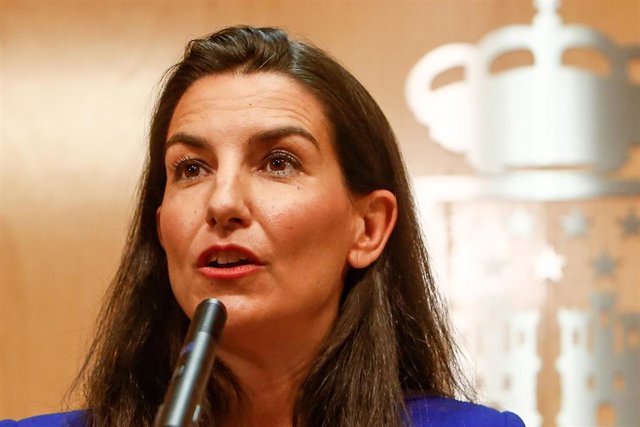 Imagen de archivo de una rueda de prensa de la portavoz del Grupo Parlamentario Vox en la Asamablea de Madrid, Rocío Monasterio.