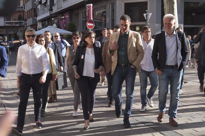 Pedro Sánchez, Concha Andreu y Pablo Hermoso de Mendoza en un acto del PSOE en Logroño