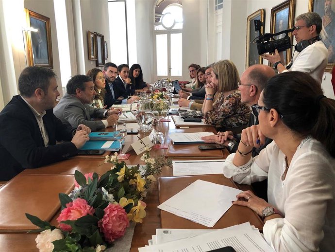 El consejero de Agua, Agricultura, Ganadería, Pesca y Medio Ambiente, Antonio Luengo, preside la reunión del Foro Interadministrativo del Mar Menor