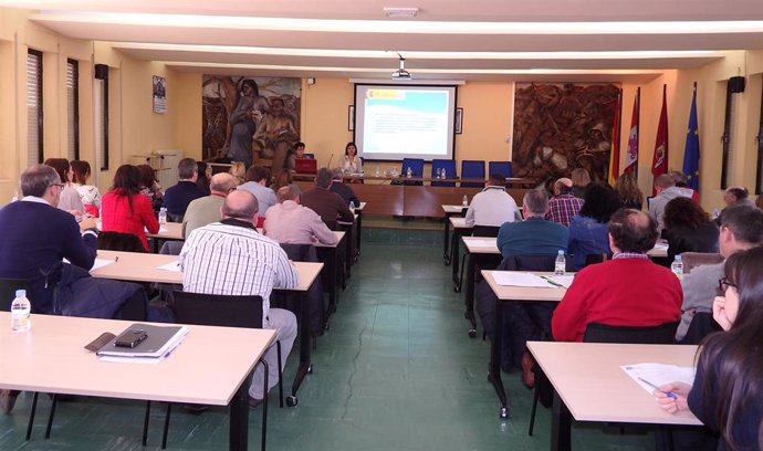 Jornada de formación dirigida a Comunidades de Regantes realizada en pasados años.