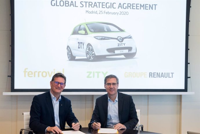 Ignacio Madridejos, consejero delegado de Ferrovial, y Giles Normand, vicepresidente senior de Vehículo Eléctrico y Servicios de Movilidad de Grupo Renault.