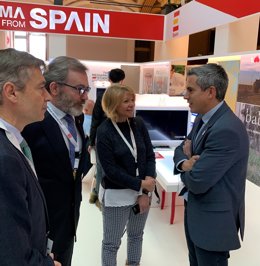 Pablo Zuloaga con el embajador de España en Alemania