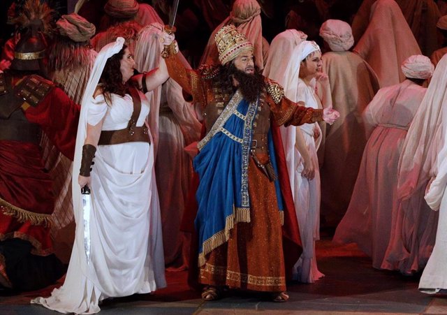 Plácido Domingo durante un ensayo en València la ópera 'Nabucco'