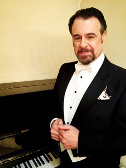 El barítono malagueño Carlos Álvarez, que forma parte del elenco de La favorita, que se pone en escena en el Teatro Cervantes de Málaga
