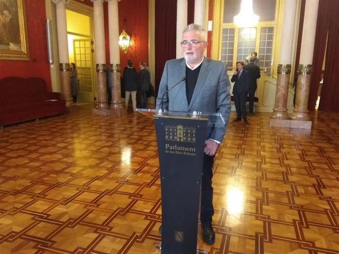 El diputado de El PI, Jaume Font, en el Parlament este martes.