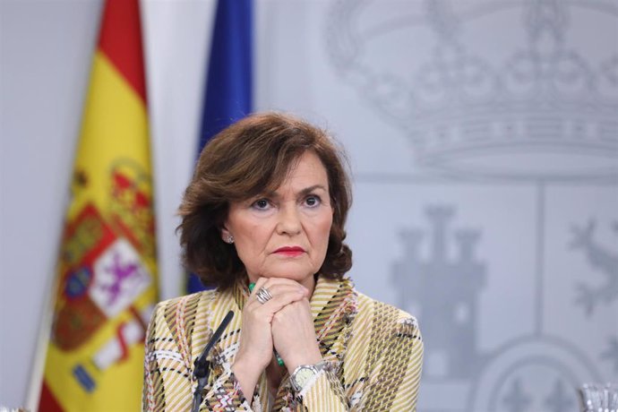 La vicepresidenta primera del Gobierno, Carmen Calvo, comparece en rueda de prensa en el Complejo de la Moncloa, en Madrid (España), a 25 de febrero de 2020.