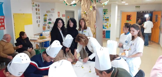 Jaén.- La delegada de Salud destaca la contribución de una alimentación equilibr