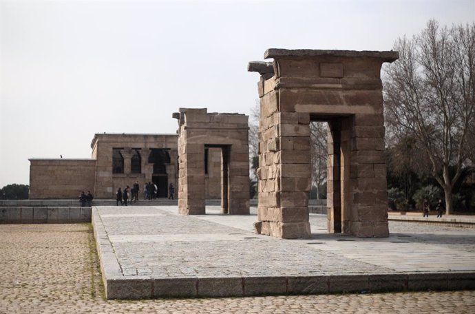 Templo de Debod del antiguo Egipto en el Parque del Oeste junto al Paseo del Pintor Rosales, en Madrid (España) a 11 de febrero de 2020.