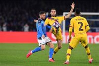 Busquets no jugará la vuelta contra el Nápoles por acumulación de tarjetas