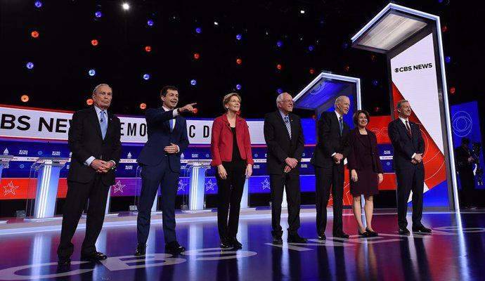 EEUU.- Los precandidatos demócratas se unen contra Sanders en el debate previo a