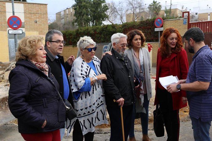 La concejal Clara Isabel Macías visita la barriada El Rocío