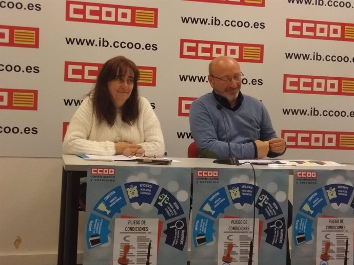 El secretario general de CCOO en Baleares, José Luis García, y la secretaria de Ocupación, Yolanda Calvo, en la rueda de prensa.