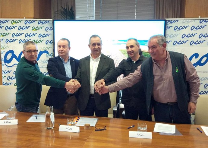 ACOR y las organizaciones agrarias de Castilla y León firman un acuerdo en defensa del sector remolachero y azucarero.