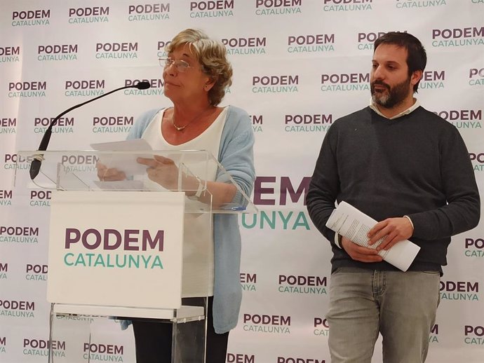 La coordinadora del equipo técnico de Podem Catalunya, Rosa Cañadell, y el responsable de organización del equipo, Jaume Durall.