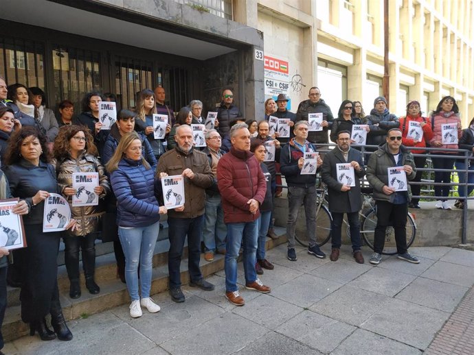 Minuto de silencio de CCOO La Rioja por la muerte de dos trabajadores ayer en Navarrete